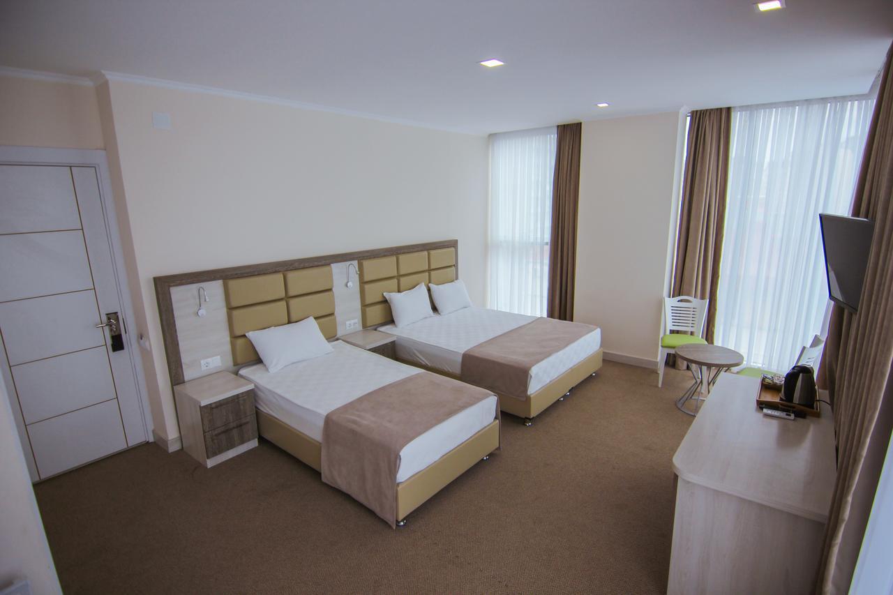 Hotel Green Glass Batumi Exterior foto